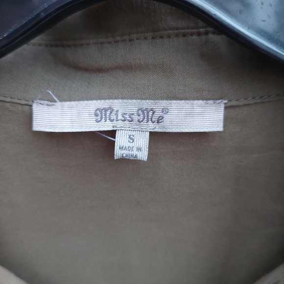 Miss Me Size Small Button Down Shirt - Picture 5 of 5